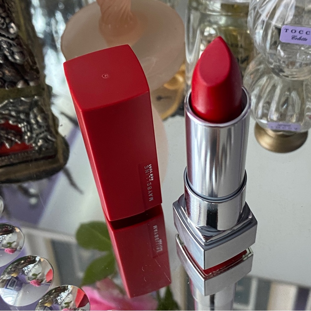 NWT Maybelline ColorSensational in “Red for Me” 👄